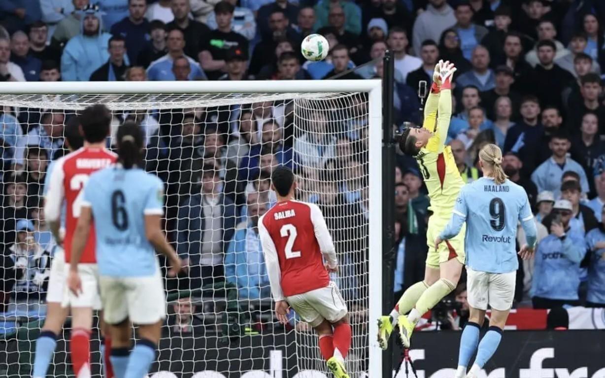 TA：凯帕在比赛中非常犹豫，曾控球40秒奥赖利有进球的嗅觉