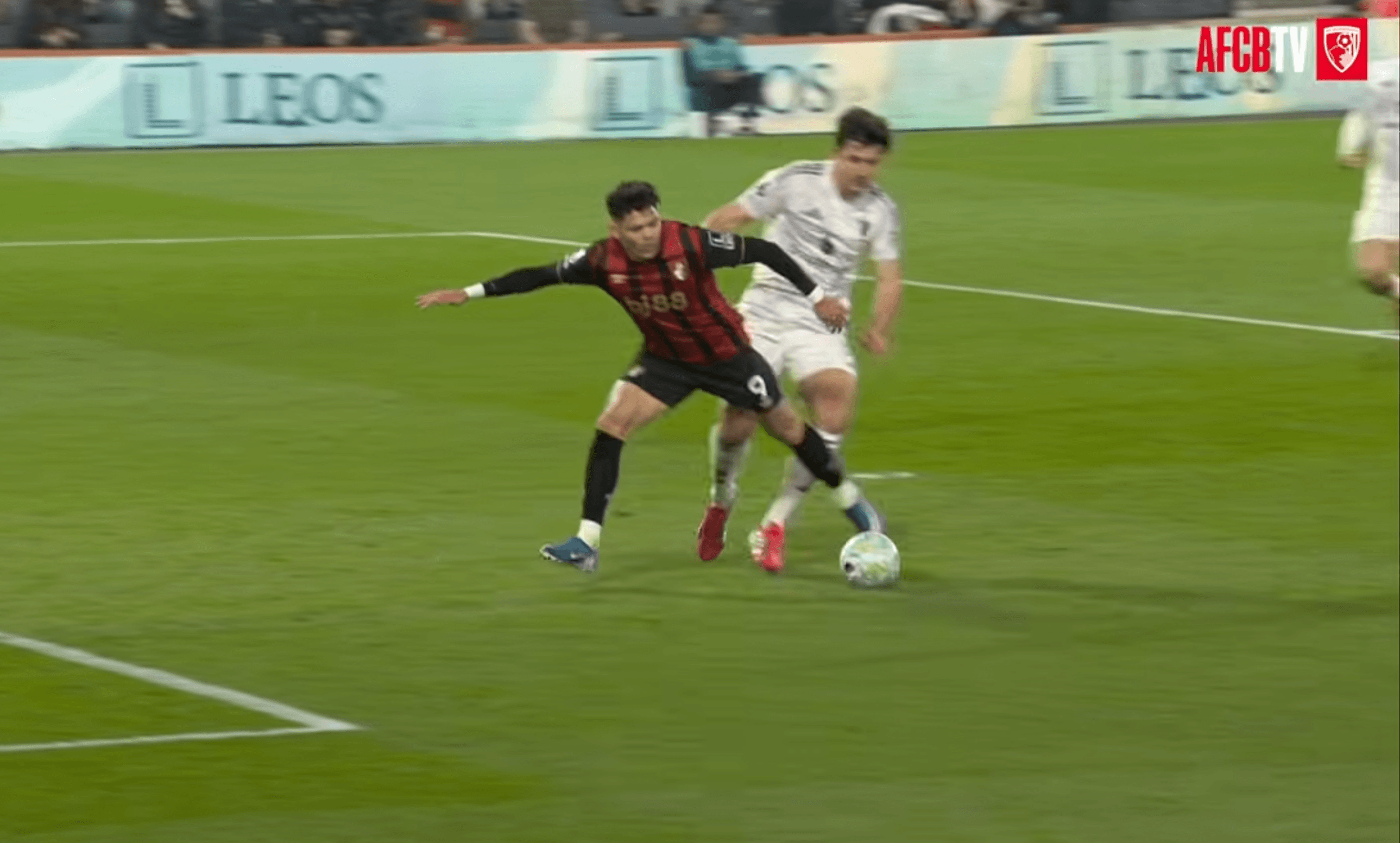 伯恩茅斯回应曼联投诉！否认靠裁判拿分，上半场马奎尔推人也没判