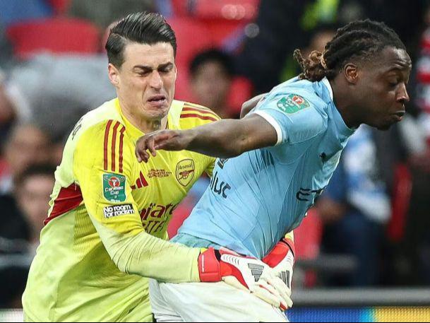 拒绝下场+罚丢点球+送礼，凯帕联赛杯决赛多次抢占头条