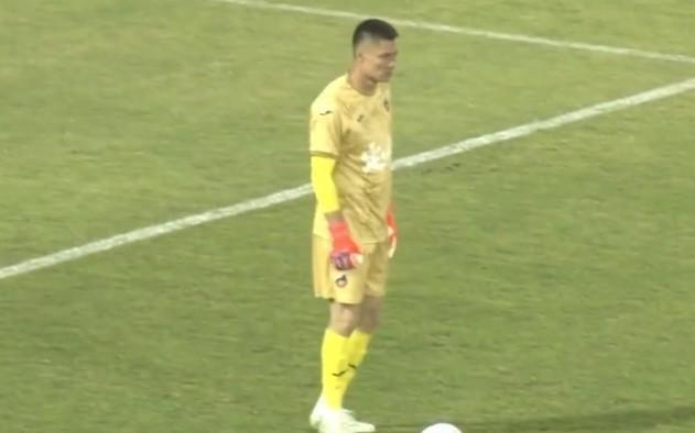 32岁门将杜佳完成俱乐部生涯百场里程碑，近6年仅出场3次