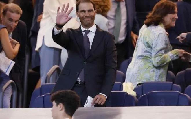 纳达尔现身伯纳乌观看马德里德比：这场比赛皇马必须赢下来