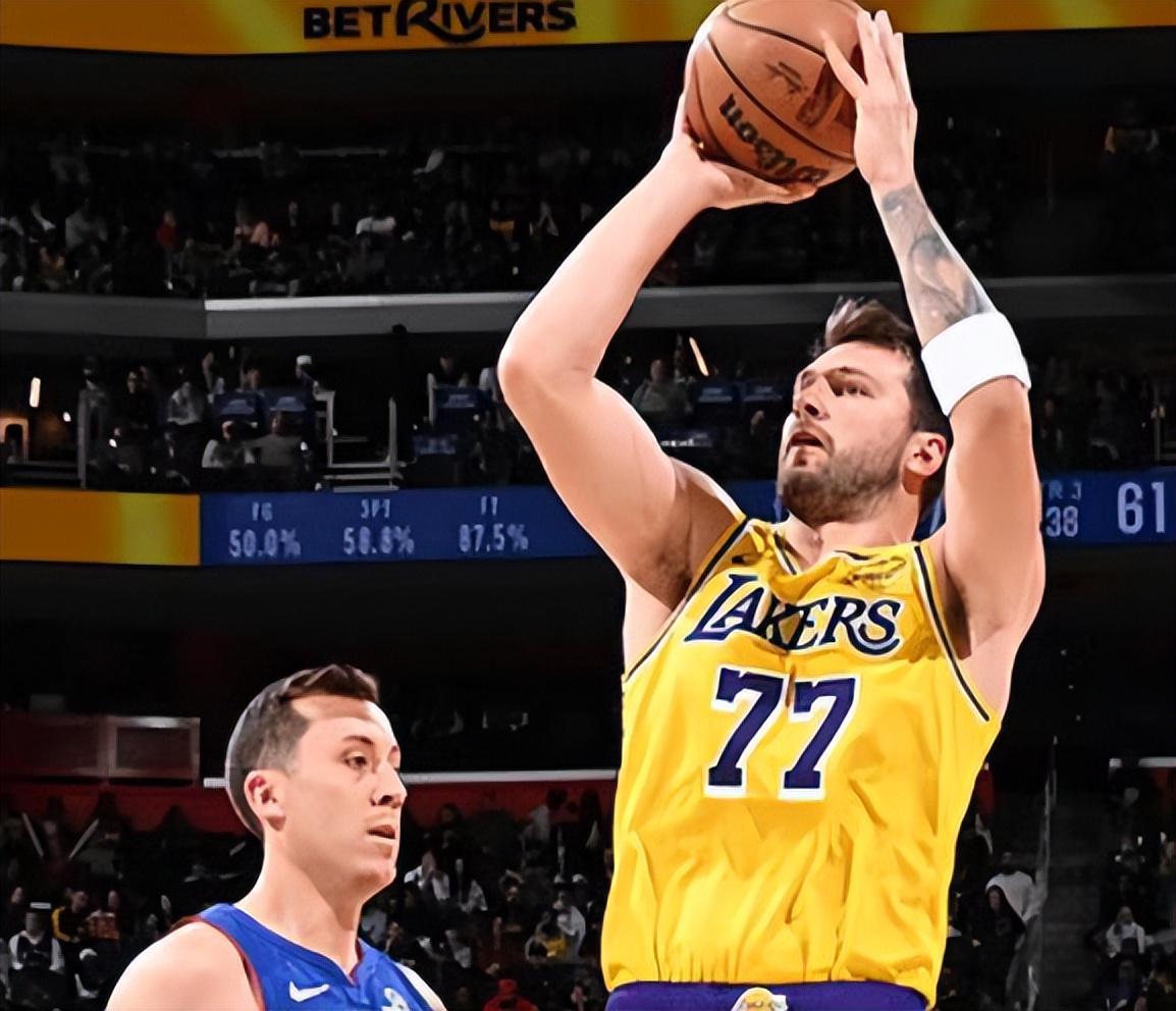 今日的NBA常规赛结束了所有比赛，最新积分榜如下！