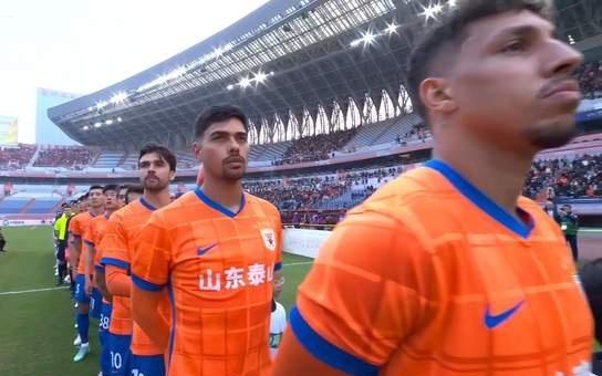 谢文能停赛，泰山队右路必遭毛伟杰+阿奇姆彭猛攻，崩盘因腰不硬