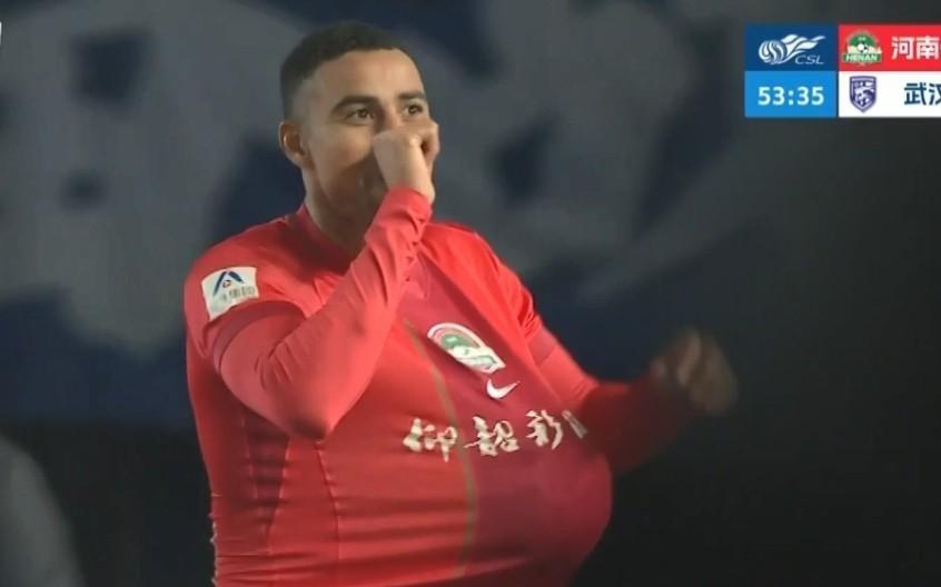 古斯塔沃：进球庆祝动作是献给我的爱人，她又怀孕了