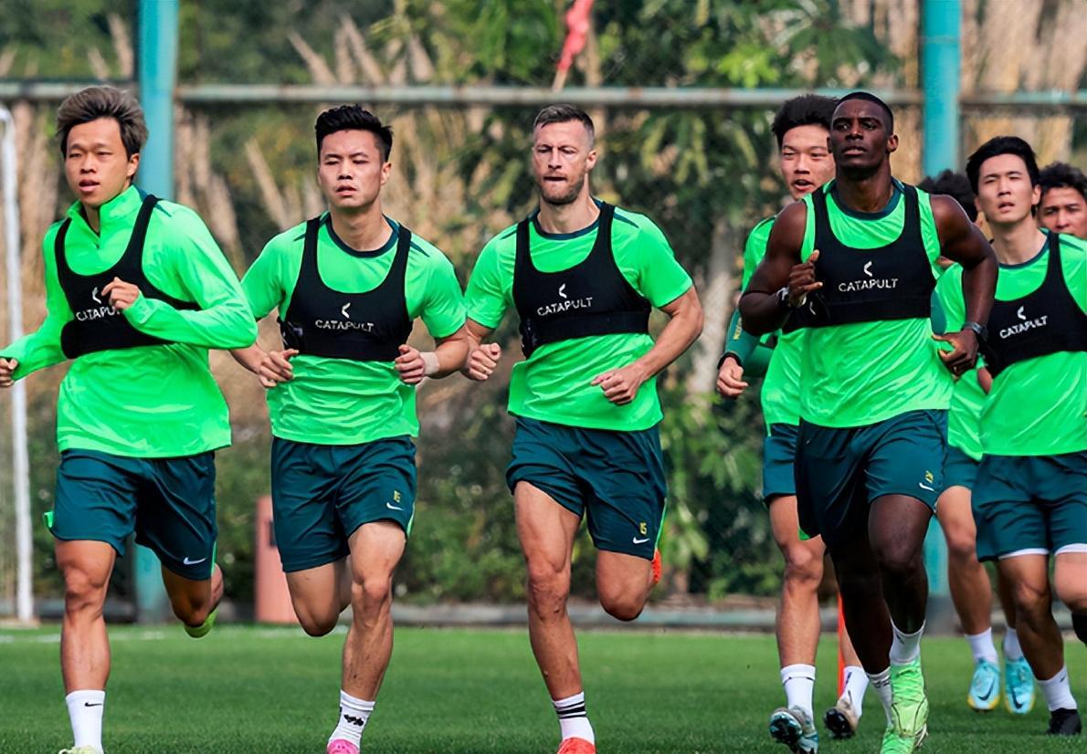 高下立判！国安6将中超休赛期留京加练，重伤外援却到海外游玩