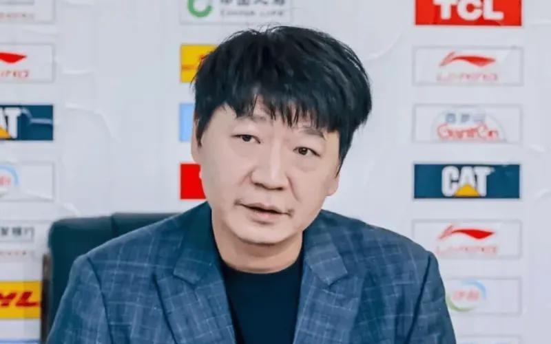 山东胜新疆！邱彪寄语新疆摆脱困境，格兰被问季后赛直言不知道