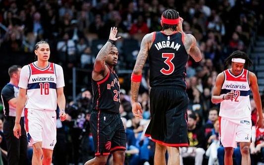 猛龙四人得分20+主场30分大胜奇才