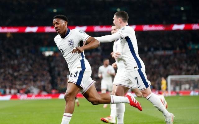 斯凯利迎来19岁生日，英格兰队官方送祝福