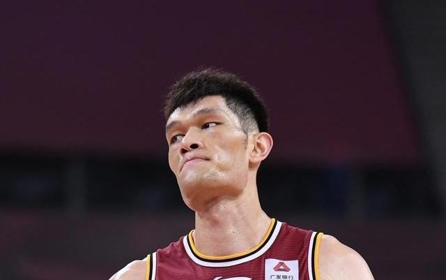 CBA新赛季奇景！33岁老将打潜力赛，直播还被强行掐掉，真是人才