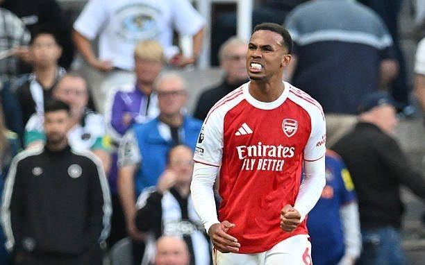 定位球杀手！加布里埃尔打进英超历史第10000个定位球进球