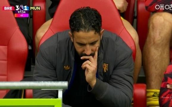 上赛季滕哈赫带队9轮11分下课，本赛季阿莫林能坚持到第几轮