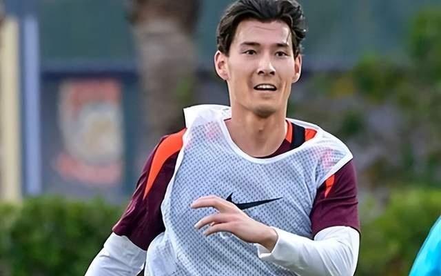 争议！外界呼吁邵佳一国家队征召侯永永：本赛季中超独造7球！