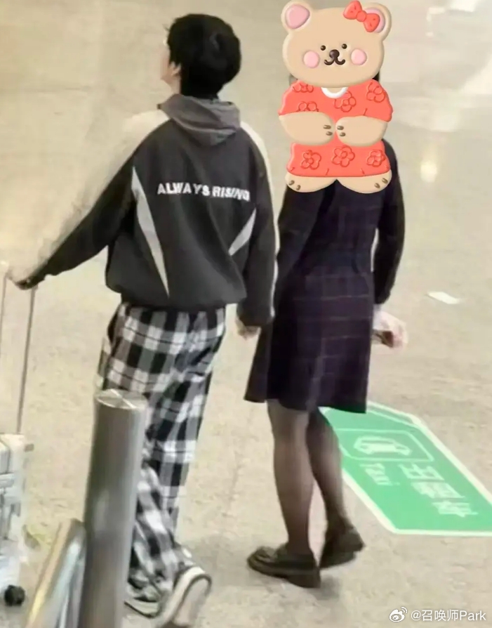 这么变态Jiejie恋情曝光妈妈介绍的女粉丝心理取向疑似糙烂jiejie