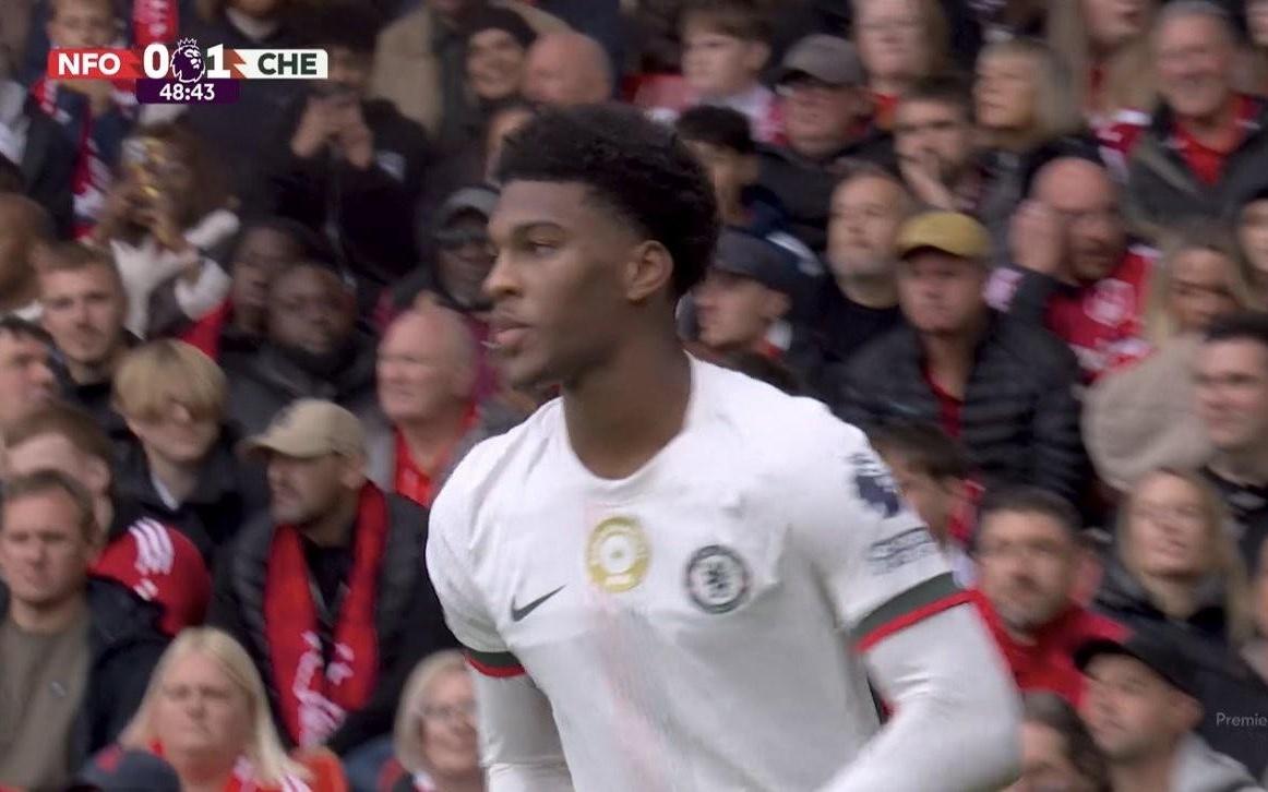 英超头球破门，切尔西19岁后卫阿昌庞斩获一线队生涯首球