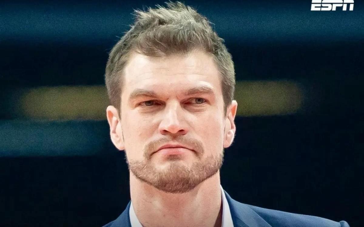 重磅!杨瀚森主教练比卢普斯,最高面临20年监禁!