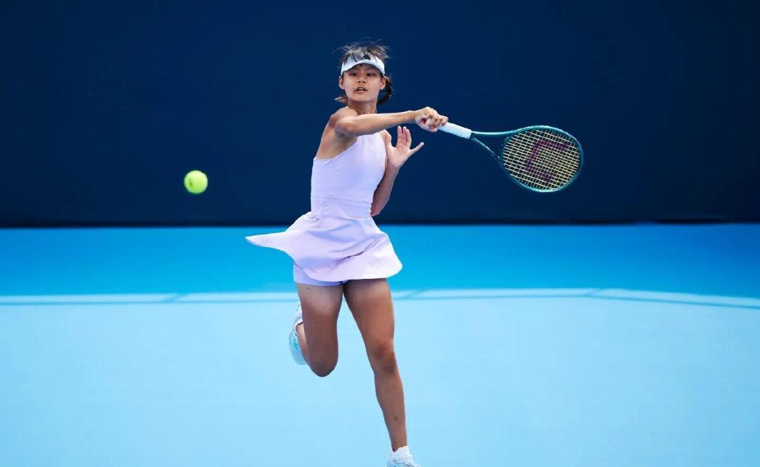 郑钦文七年前输高芙遗憾终被弥补，15岁中国少女橘子碗夺冠创历史