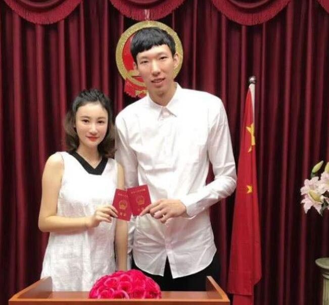 周琦妻子：澳洲琦是道坎曾带离婚协议去民政局突然歇斯底里骂他