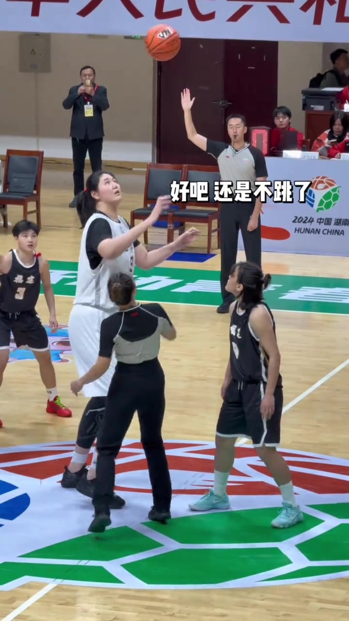 你们队想拥有一个这样的中锋吗