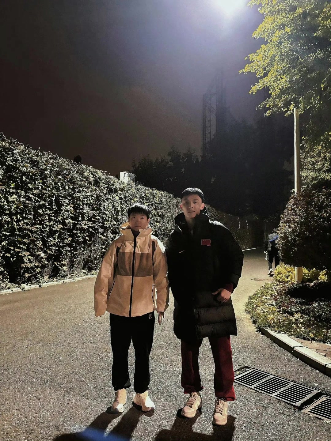 可可爱爱的两小只徐杰分享出与孙颖莎的合照