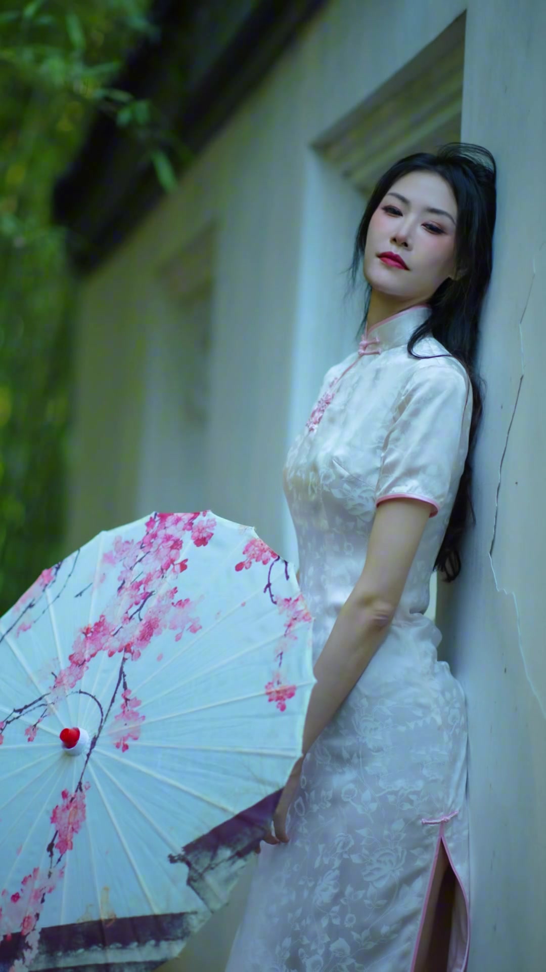 许诺一身白色的旗袍装：唯一纯白的茉莉花