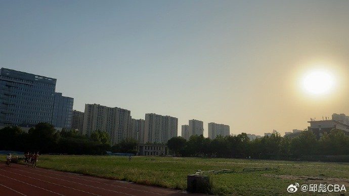 邱彪晒山东队晨练照：520从心开始从