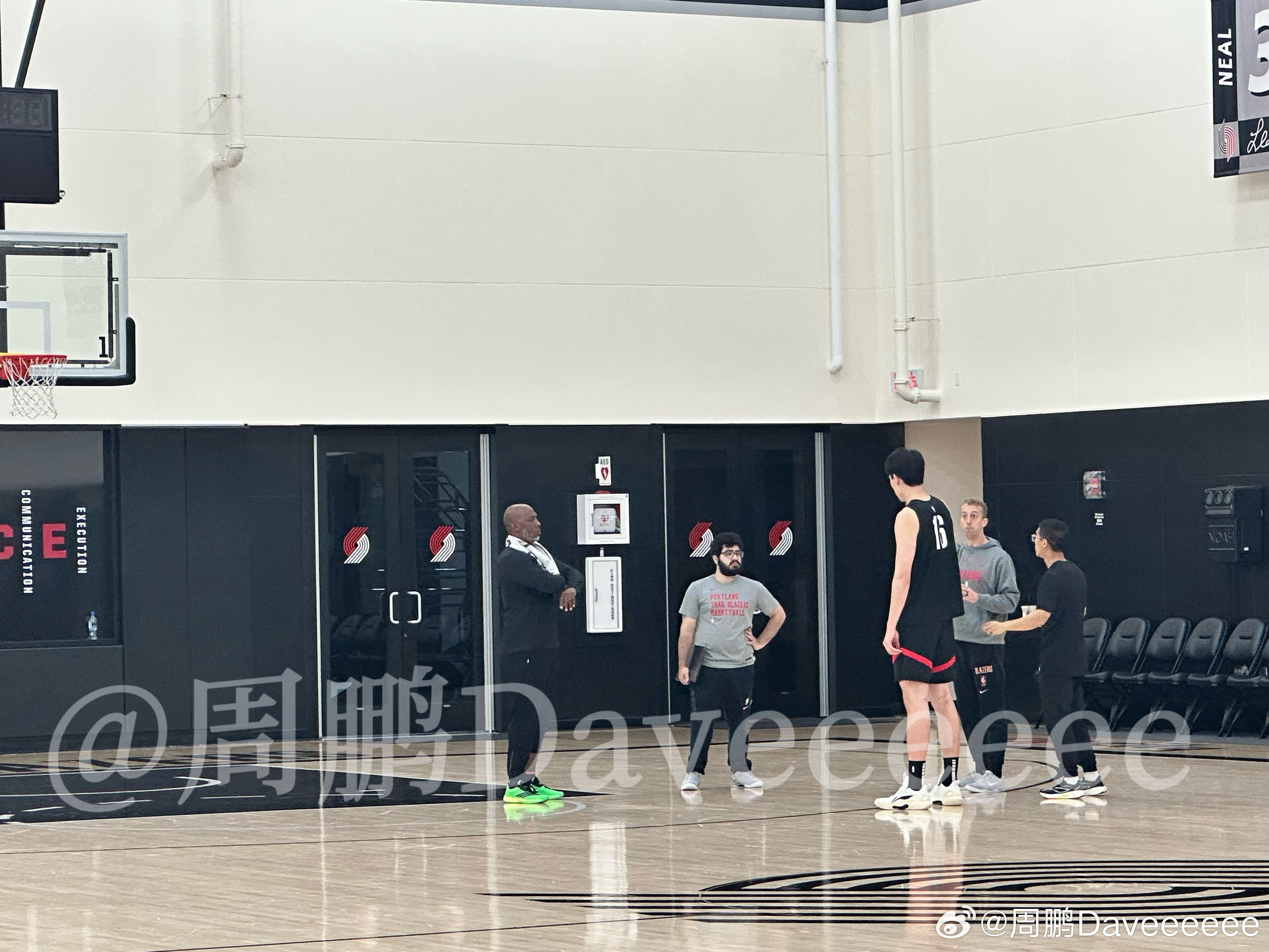 主帅开小灶媒体人：比卢普斯训练后给杨瀚森进行了一对一教学