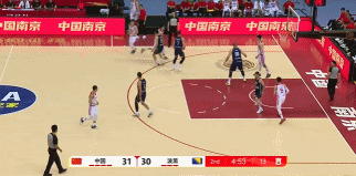 连珠炮！高诗岩外线开火三分3连击帮助球队占据场上主动
