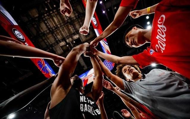 姚明携众星现场教学NBA关怀行动篮球公益周启动仪式在澳门举行