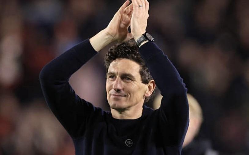 小蜜蜂主帅：能在主场击败英超冠军很特别球队很有战斗精神