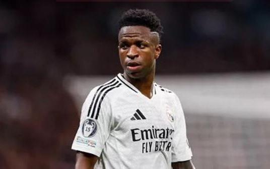 皇马最近西甲9个点球罚丢4个，姆巴佩让点却被维尼修斯罚丢