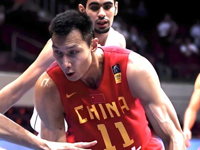 为何说易建联的战力是黄种人的天花板这5张照片给了我们答案