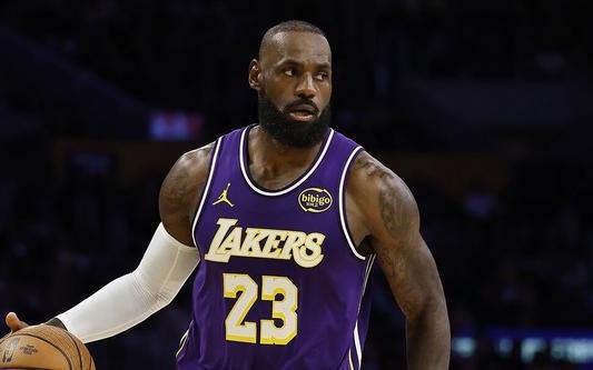 ESPN：勒布朗詹姆斯因伤病管理缺席今日战鹈鹕