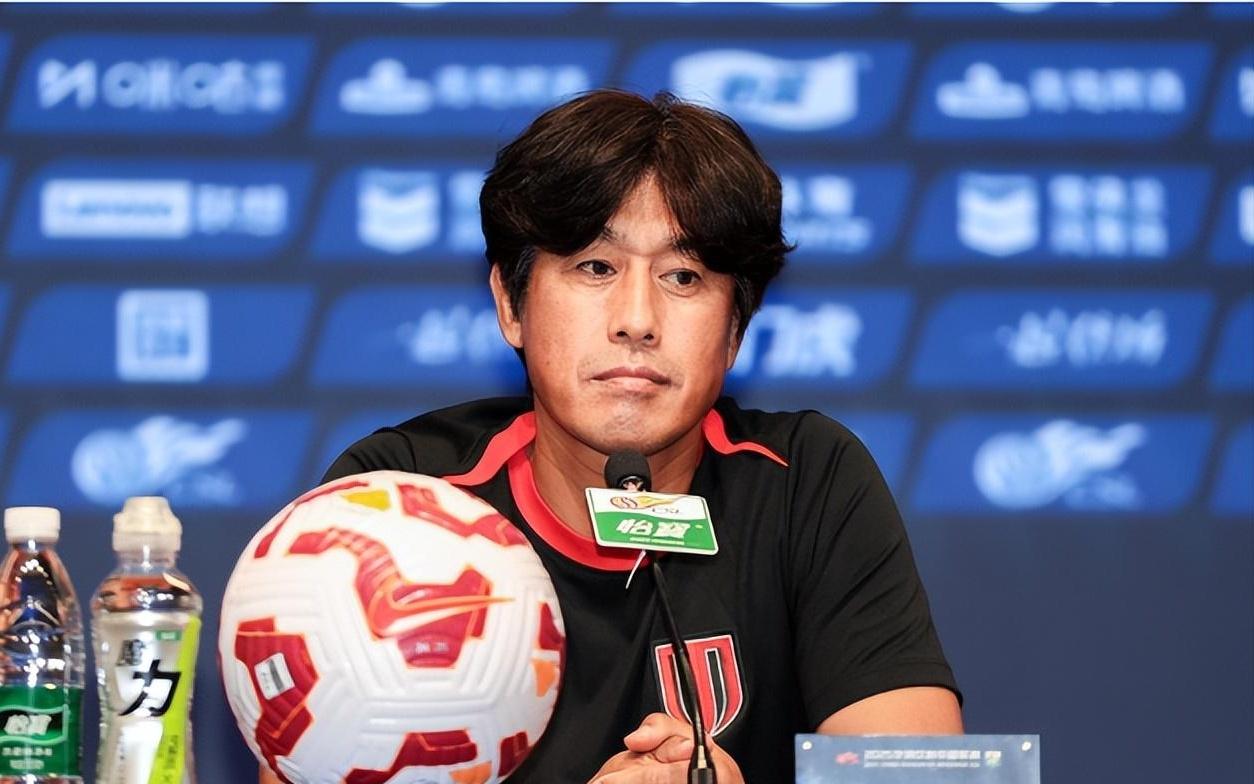 不忍了！徐正源说出心里话，直言球队人手不足，打脸成都蓉城高层