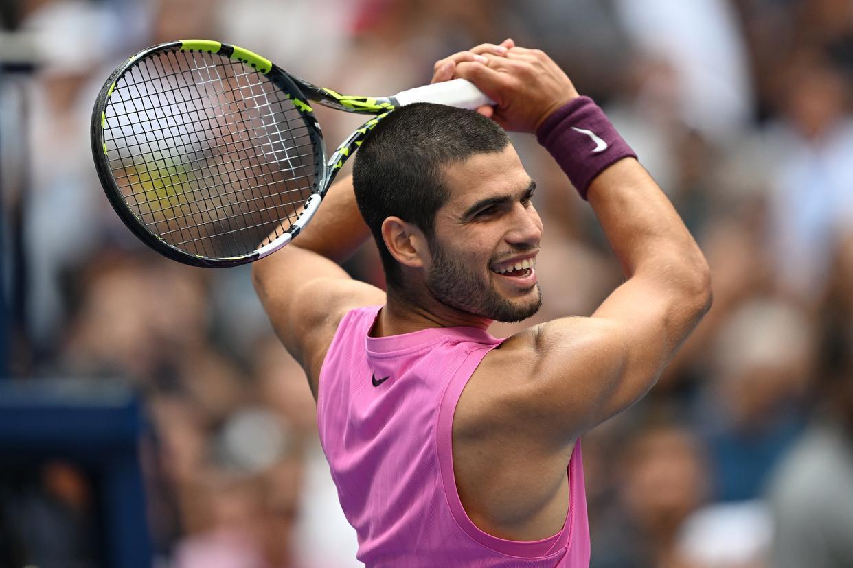 阿卡配合萨巴伦卡整相声大秀幽默，温网后15天特训助其成00后首富