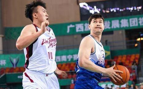 CBA杯：新疆下半场崩盘遭浙江逆转吴前16+5+5兰道夫28分