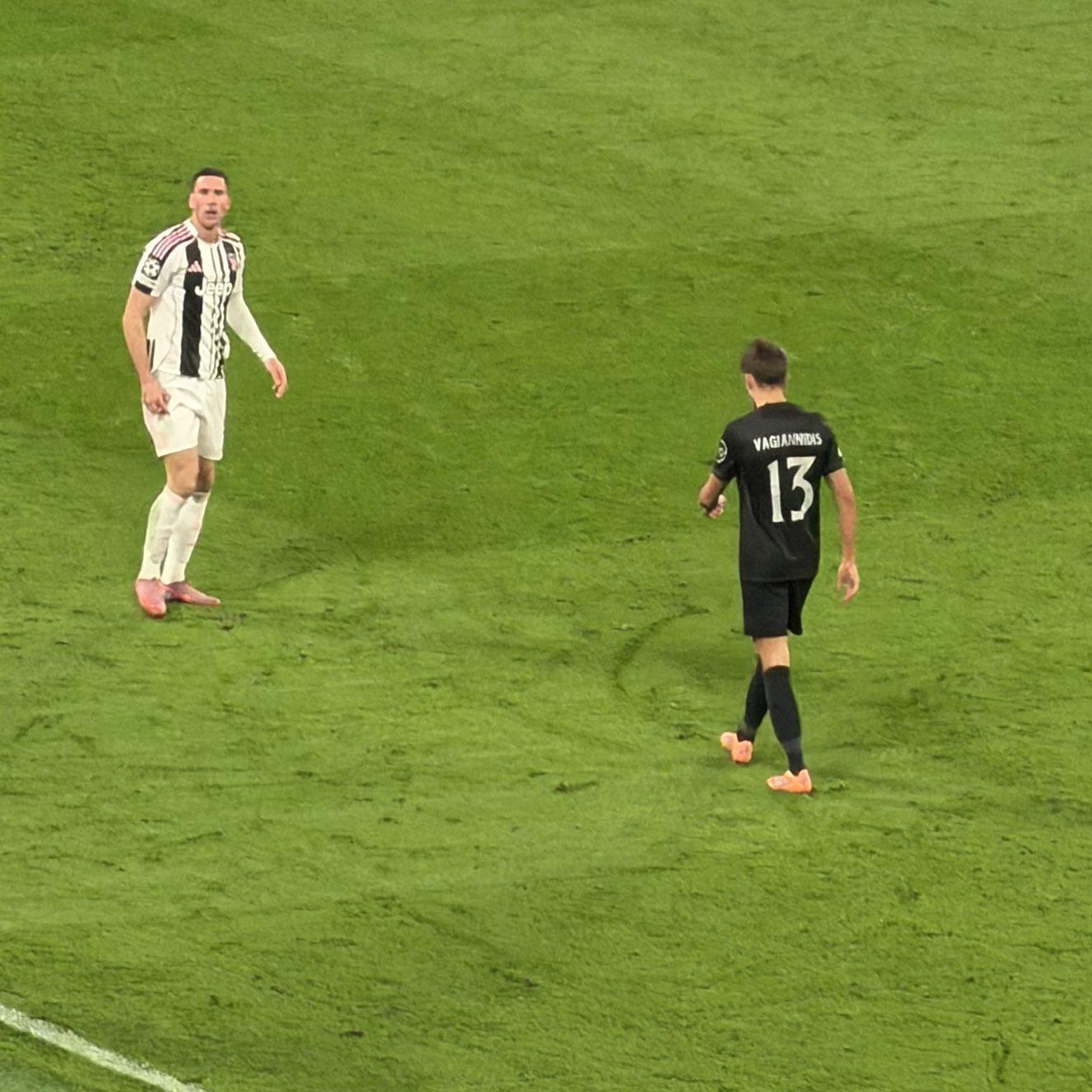 曼联预计冬窗大概率买不到新援！卖一人成关键，尤文锋霸再次自荐