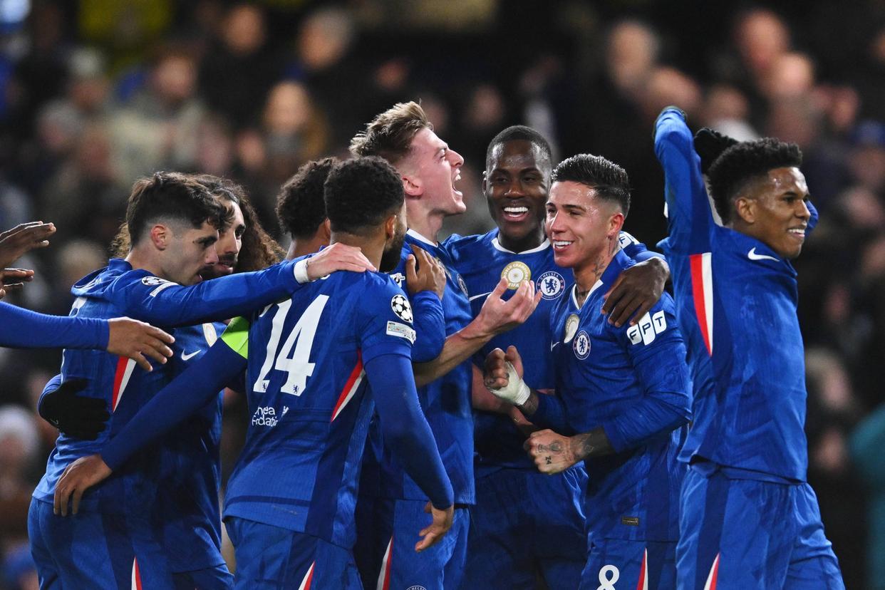 欧冠爆冷夜：切尔西吊打巴萨，曼城翻车