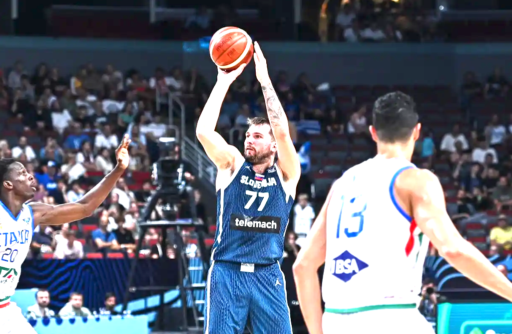 狂砍42分！爆轰37分！NBA未来5年的统治级球星，湖人交易赚大了