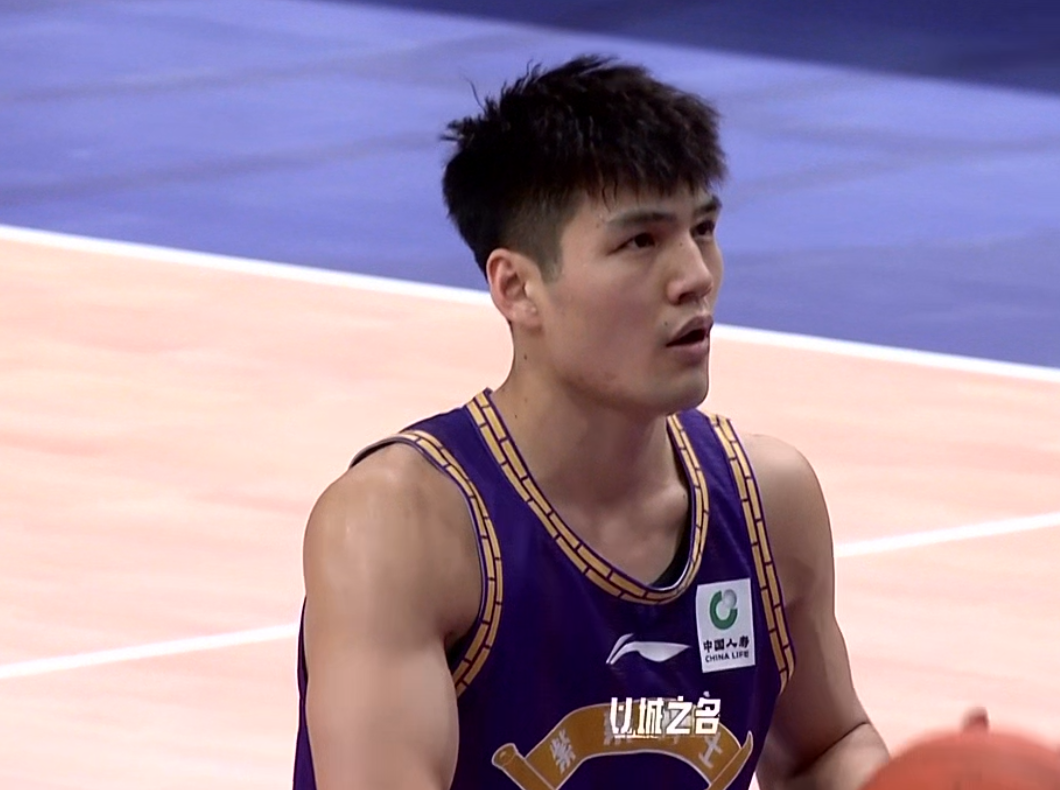 CBA名记：广东队送出高工资+高额转会费，签约陈国豪