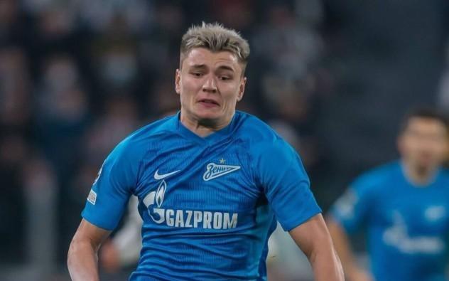 遭遇绑架打懵绑匪，泽尼特前锋莫斯托