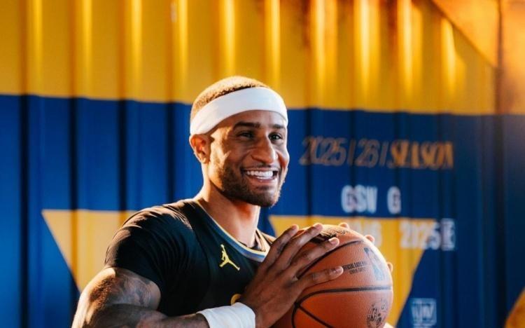 小佩顿社媒晒新赛季定妆照：And.Here.We.Go