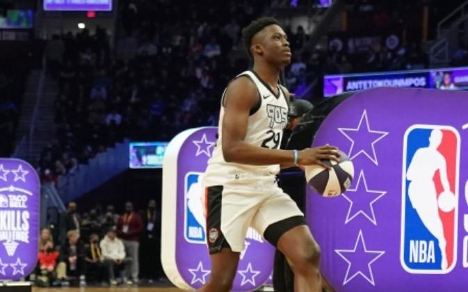 三兄弟效力同一支球队，Shams：雄鹿双向合同签约字母哥的弟弟