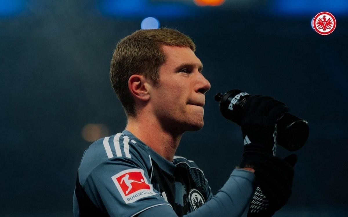 官方：法兰克福后卫鲍姆在赛季首秀中