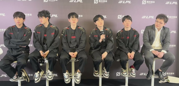 两极反转JDG教练：AL今天玩的像我们之前玩的我们刚好反过来
