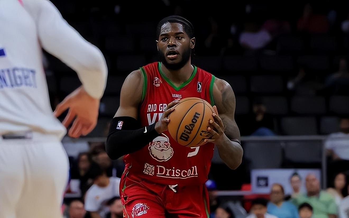 铁树开花了！火箭二队的锋线大闸竟然在三分线外5投5中