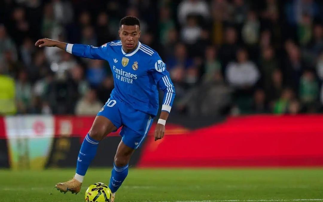 西甲后有追兵前有堵截，阿隆索的皇马为何越来越尴尬