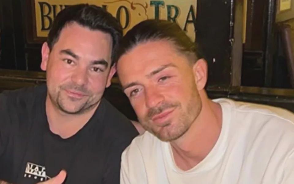 英媒:格拉利什迪拜享受派对,还绕过了主帅莫耶斯的宵禁规定