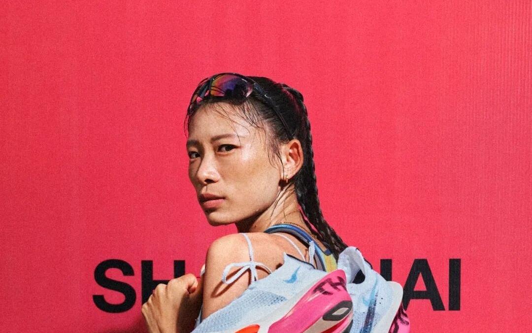 国内众多234以内女选手现身上海滩，