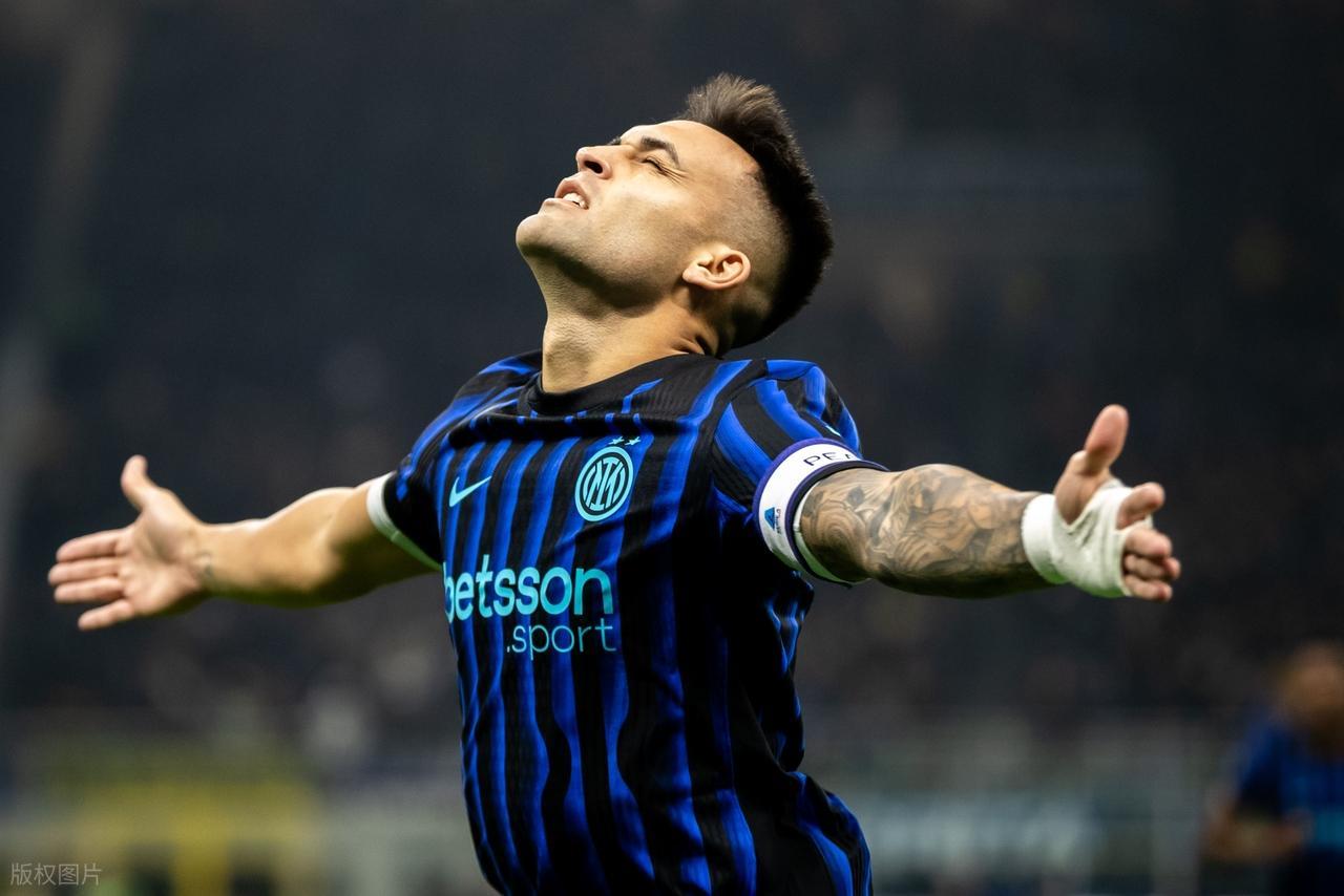 意甲最新积分战报那不勒斯连场不胜丢榜首国米完胜拉齐奥登顶