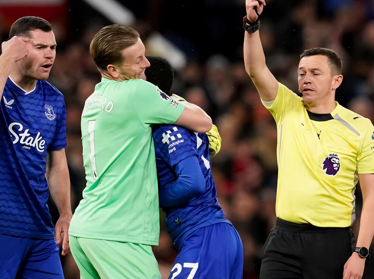 随着曼联01埃弗顿，英超第12轮结束了